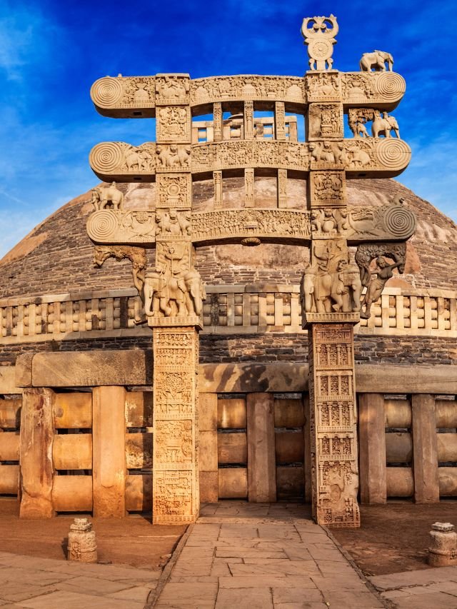 Read more about the article Exploring the World’s 8 Most Remarkable Ancient Places