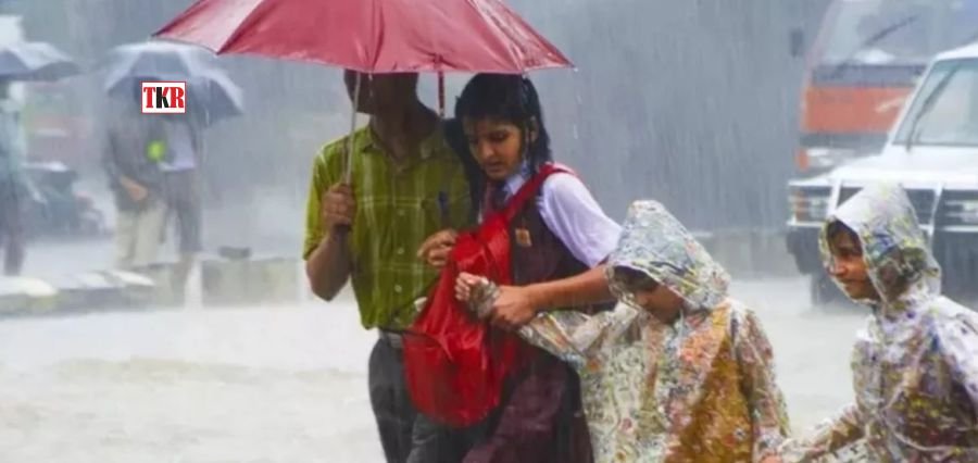 Govt and Private Schools in Delhi Closed today Due to Heavy Rains